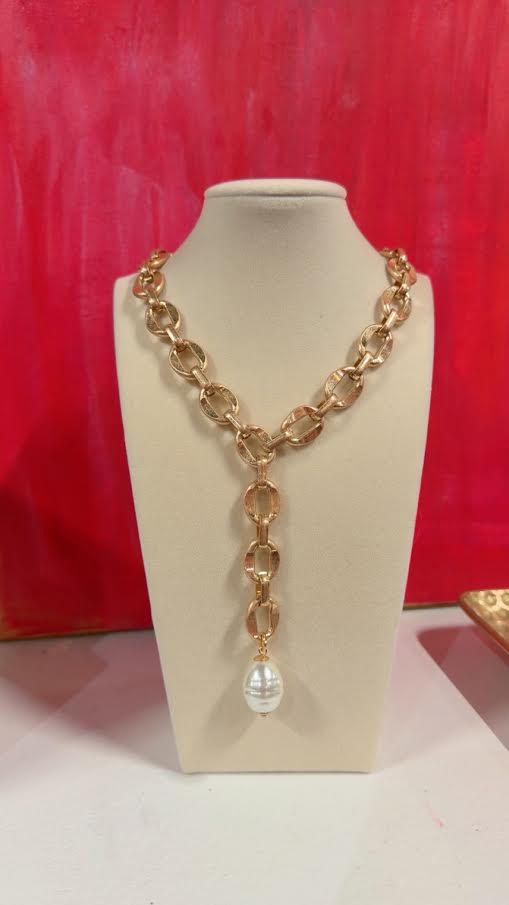 Chunky Pearl Necklace